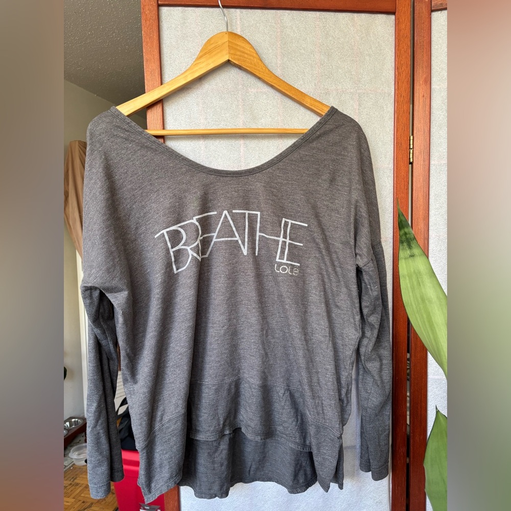 Lolë “BREATHE” Long Sleeve Top – Size Medium